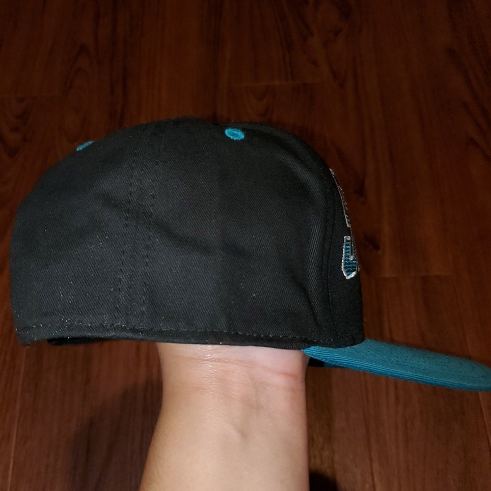 Reebox Snapback - Picture 3 of 5